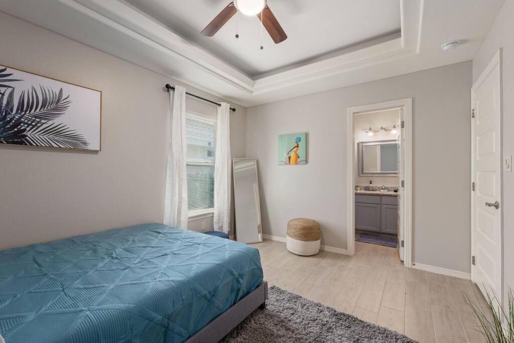 Cozy 3 Bed 2 Bath Apartment, Near Shopping Plazas, Expressway And Free Parking Edinburg Exterior photo