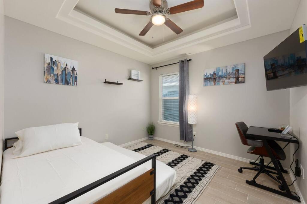 Cozy 3 Bed 2 Bath Apartment, Near Shopping Plazas, Expressway And Free Parking Edinburg Exterior photo