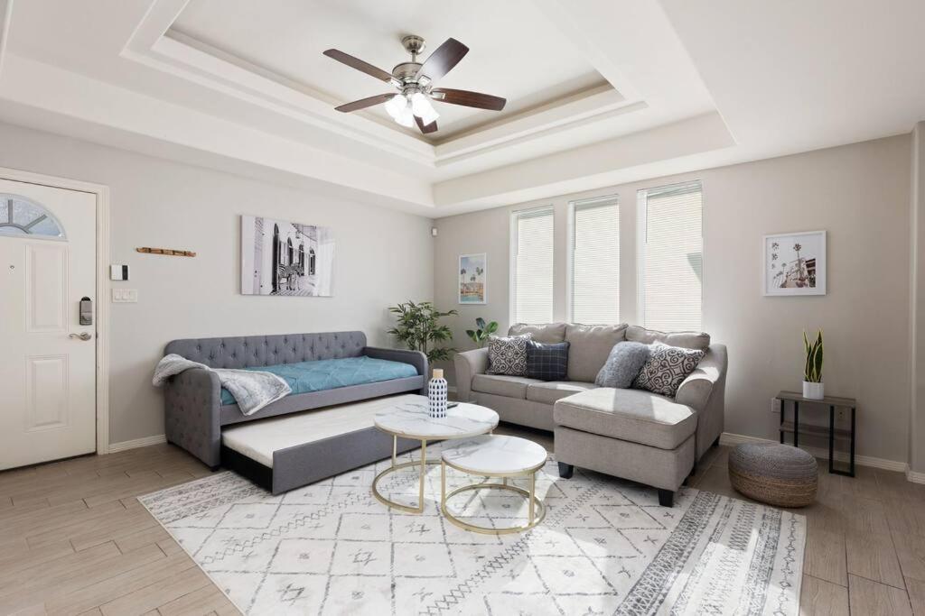 Cozy 3 Bed 2 Bath Apartment, Near Shopping Plazas, Expressway And Free Parking Edinburg Exterior photo